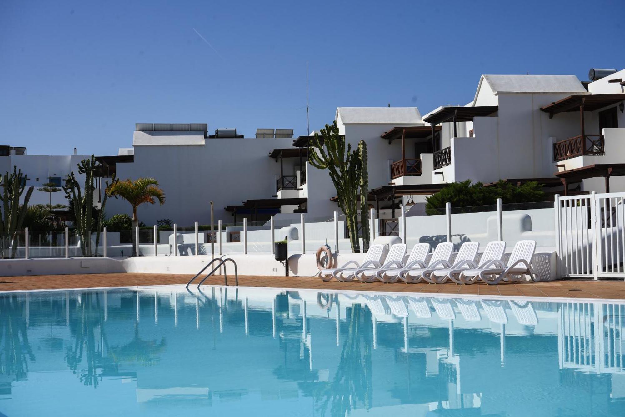 Belharra. Apartamento en urbanización con piscina. Playa Blanca  Exterior foto