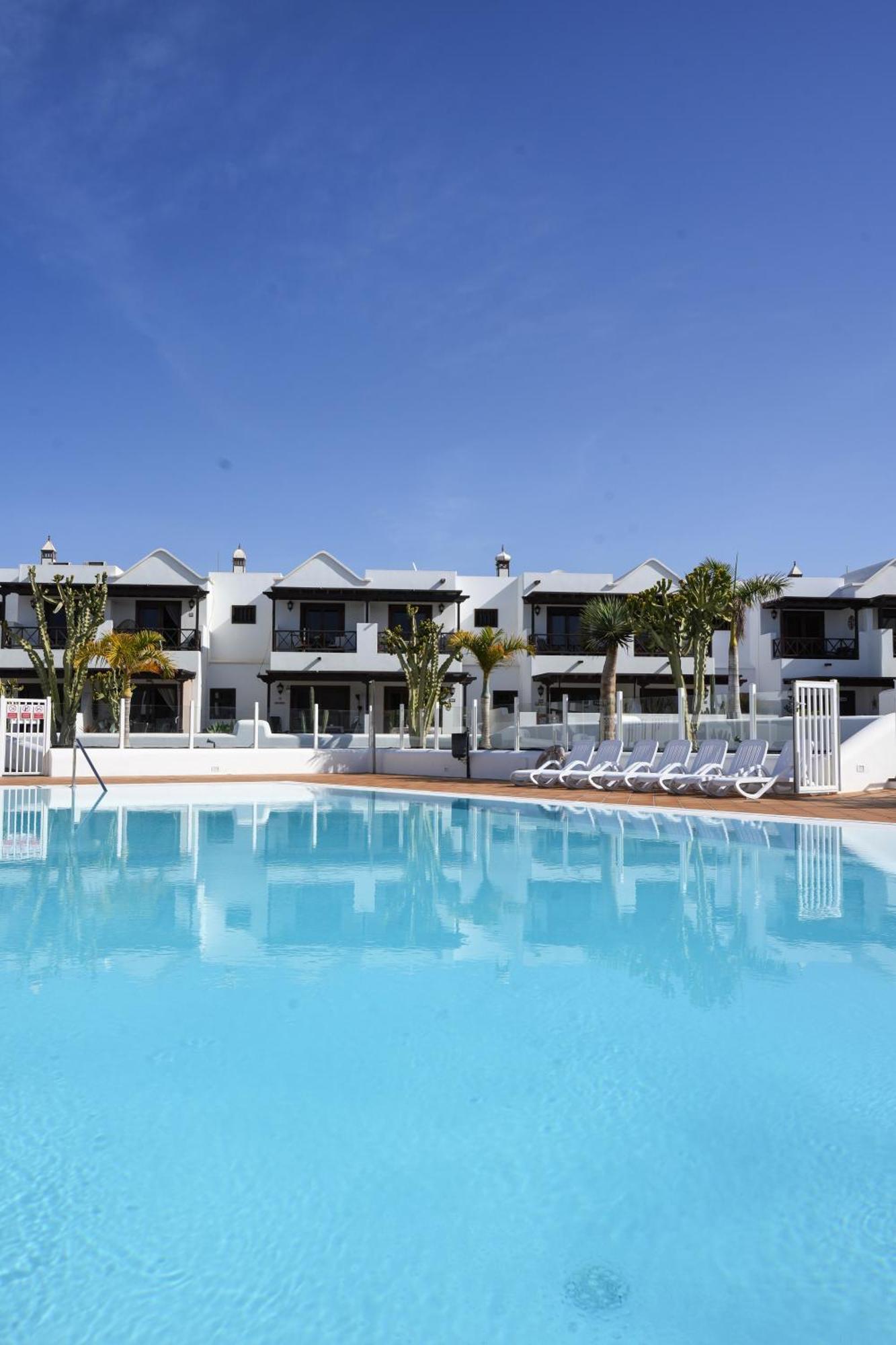 Belharra. Apartamento en urbanización con piscina. Playa Blanca  Exterior foto