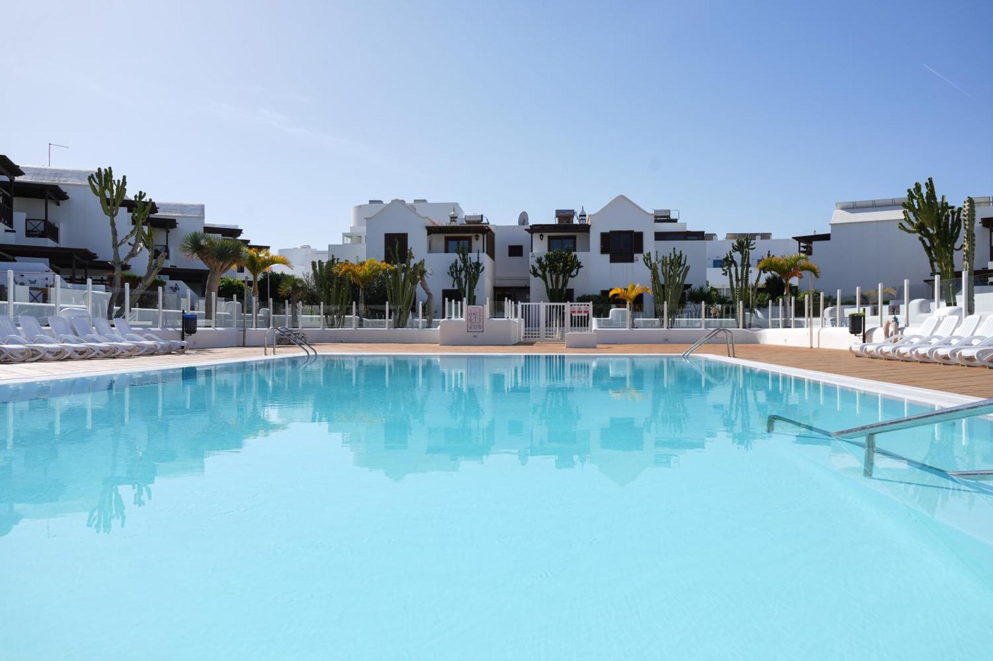 Belharra. Apartamento en urbanización con piscina. Playa Blanca  Exterior foto